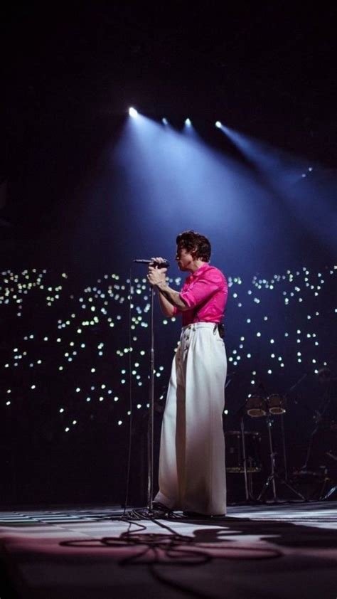 One of the hottest trends right now is to have wallpaper on your iphone with harry styles live wallpaper. Harry Styles Concert | Harry styles concert, Harry styles ...
