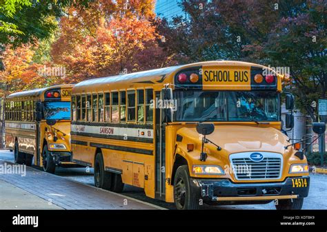 School Bus Transportation In Downtown Atlanta Georgia Usa Stock