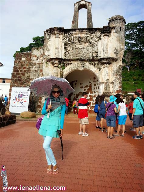 Dengan bantuan rakyat tempatan dan melayu johor, serangan telah dilancarkan sebelum belanda berjaya merampas melaka. Kota A Famosa Melaka - iena lifestyle blogger