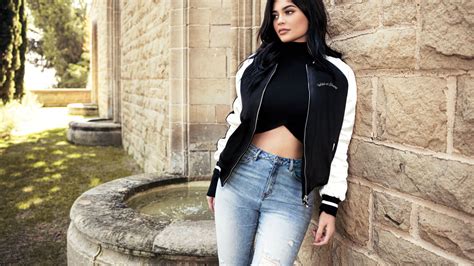 1920x1080 Kylie Jenner Pacsun Holiday Collection Laptop Full Hd 1080p