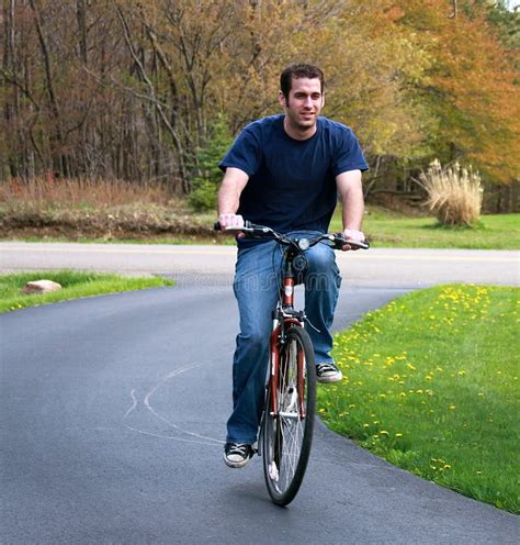 man riding a bike atelier yuwa ciao jp