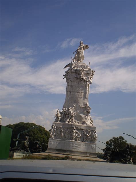 Monumento A La Carta Magna Y Las Cuatro Regiones Argentinas