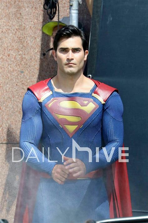Tyler Hoechlin As Superman On The Supergirl Set Supergirl Season