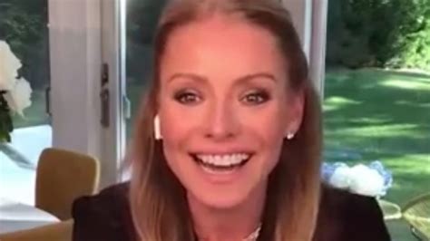 Kelly Ripa Teases Shes On An All Carbohydrate Diet Thats Whats