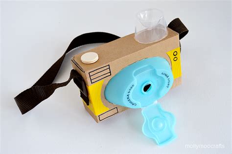 Diy Toy Cardboard Camera An Easy Recycling Project For Toddlers