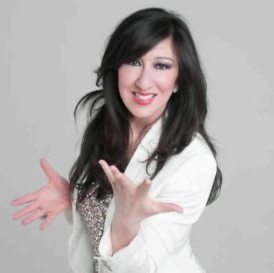 E tre!, programma di rai 2 di prima serata. Emanuela Aureli intervista esclusiva a Gente Vip ...