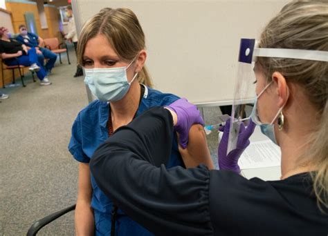 New york state vaccinated their first health care worker during a livestream organized by gov. 'Relieved': US health workers start getting COVID-19 ...