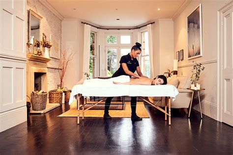 Urban Massage Le Massage Domicile Nest Plus Un Luxe Les Aventures