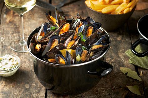 Recipe Classic Steamed Mussels With White Wine Cultiviz