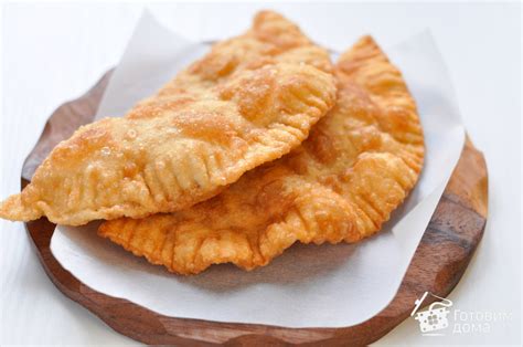В старину чебурек с мясом был огромных размеров, горячий и сочный он всегда присутствовал на семейных праздниках. Крымские чебуреки - пошаговый рецепт с фото на Готовим дома