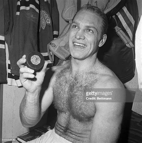 962 Bobby Hull Photos And High Res Pictures Getty Images
