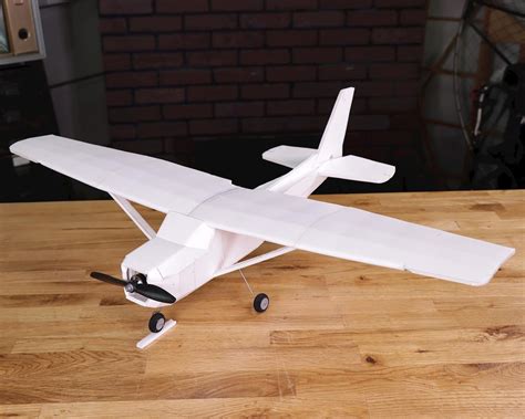 Flite Test Commuter Maker Foam Electric Airplane Kit 762mm Flt