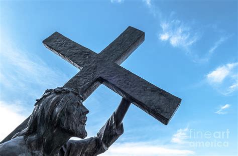 Bronze Statue Of Jesus Carrying His Cross Sculpture By Kyna Studio