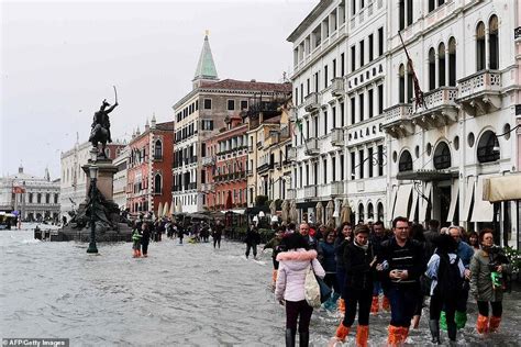 Rising Water Levels In Venice Leave 6 People Dead Al Bawaba