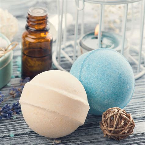 Today's wonderful diy honey and vanilla bath oil is meant to give you a relaxing, soothing experience. Relaxing DIY Essential Oil Bath Bomb Recipe