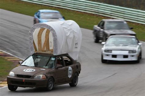 Now electric vehicles have been invited, with no limit on spending. 24 Hours of LeMons-007 - RacingJunk News