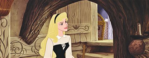 Aurore avec une belle fleur. Disney Princess Screencaps - Princess Aurora - Disney ...