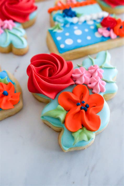 Ree drummond's favorite christmas cookies. The Pioneer Woman Birthday Flowers Party Cookies | Pioneer woman sugar cookies, Cookie ...
