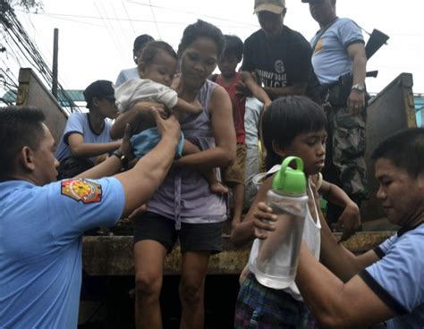 typhoon haiyan more than 100 killed in philippines ny daily news