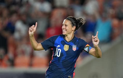 U S Soccer Star Carli Lloyd Announces Retirement