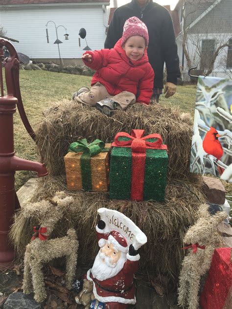 Preparing For Winter Xmas 2014 Hay Bales And X Mas Decorations