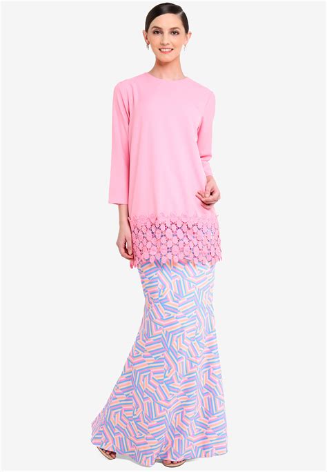 Here you can explore hq baju kurung transparent illustrations, icons and clipart with filter setting like size, type, color etc. RETBA BAJU KURUNG WITH LACE HEM - PINK. A modern and fun ...
