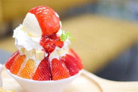 Strawberry Kakigori Japanese Shaved Ice Dessert Flavor With Vanilla Ice Cream Or Bingsu Korea