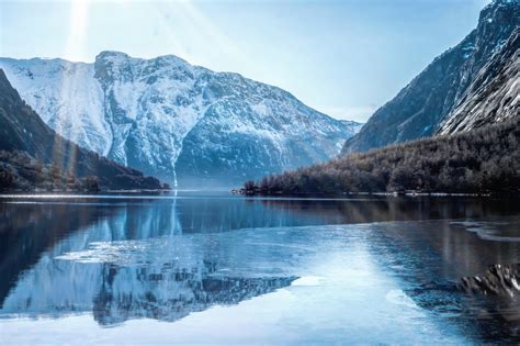 Hardangerfjord In A Nutshell Winter Tour Guided Hike And Sightseeing