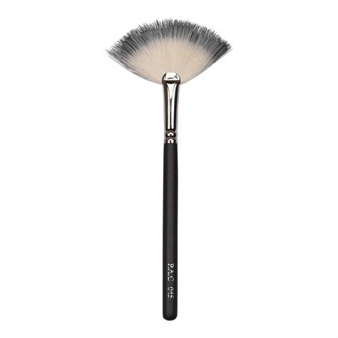 Highlighter Brush 045 Pac Cosmetics