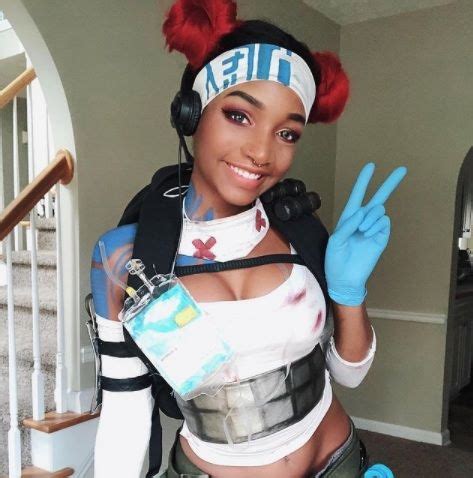 Apex Legends Cosplayer Creates Lifeline Outfit That Could Stop Hearts