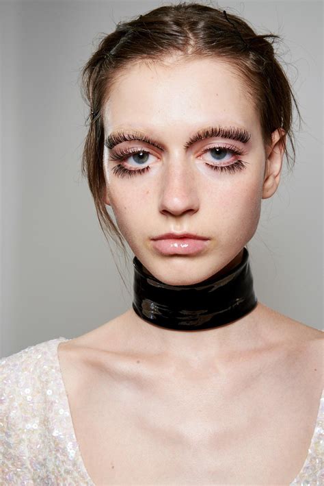 The Top 7 Beauty Trends From The Spring 2020 Runways Vogue Catwalk