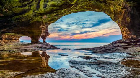 Grotte Dans Le Pictured Rocks National Lakeshore Sur Le Lac Supérieur