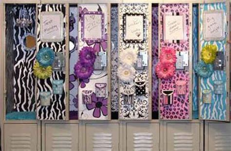 Cute Ways To Decorate Your Locker For The Holidays Girlslife