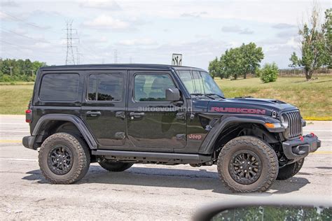 The new model is about to hit the roads but fans are anticipating the 2021 model for one particular reason. 2021 Gladiator 392 V8 - Jeep Wrangler Rubicon 392 V8 2021: il video della world ... / Read ...