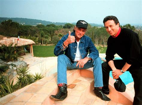 Acma2 promeut les poches de filet fixes. Michel Drucker raconte la fin de Johnny, «une épave de 90 ...