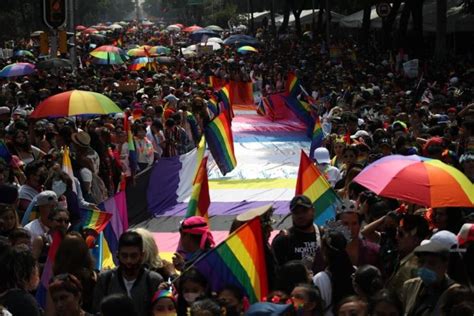La Jornada Maya Nacional La Jornada Maya Así se vive la Marcha del Orgullo LGBTTTI en CDMX