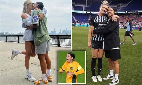 Matildas Superstar Sam Kerr Passionately Kisses Her American Girlfriend Kristie Mewis As They Re