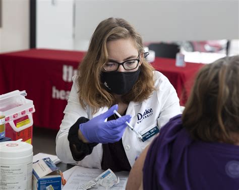 Hy Vee Polk County Health Department And Drake University Partner To Host Covid Vaccination