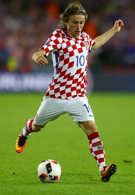 As luka modrić prepares to lead croatia against adopted home spain in the last 16, euro2020.com reporter elvir islamović pays tribute to a player he has followed for nearly 20 years. Luka Modric - Luka Modric Photos - Croatia v Portugal ...