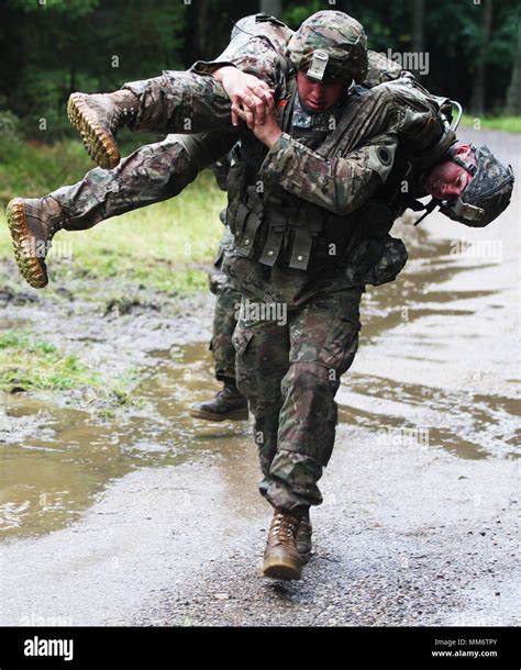 Wounded Soldier Carry Hi Res Stock Photography And Images Alamy