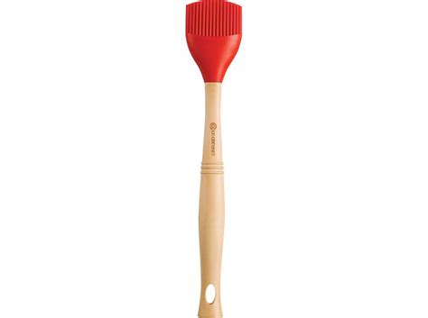 Whether brushing a beaten egg or milk glaze over a pastry, spreading homemade tomato sauce over pizza dough or applying a light coat of oil to a skillet, the silicone pastry brush is an ideal choice for delicate recipes. Revolution® Basting Brush | Basting brushes, Creuset ...