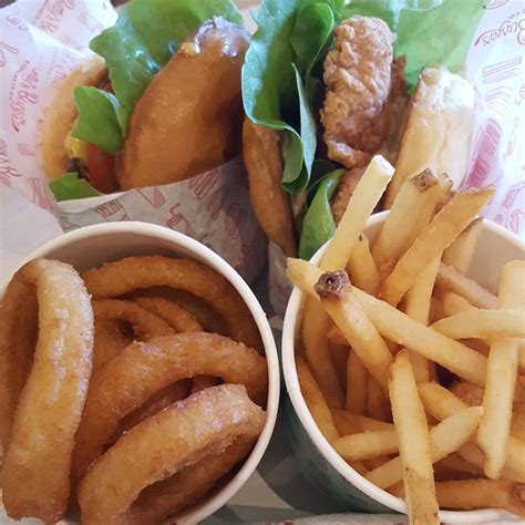 Bettys Burgers Toowoomba Updated 2021 Restaurant Reviews Menu