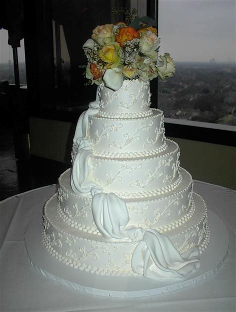 Brides Cakes Panini Bakery Brides Cake Cake White Wedding Flowers