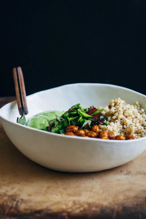 Vegan Buddha Bowl W Curry Chickpeas Well And Full