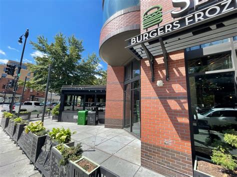Shake Shack In Logan Circle Has Been Closed Since At Least Last Night