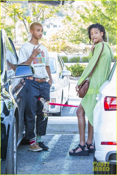 Full Sized Photo Of Jaden And Willow Smith Enjoy Some Brother Sister Bonding Time 05 Willow