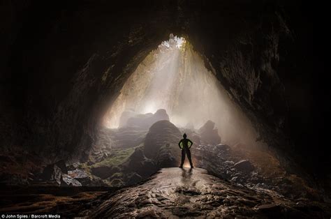 Photographer Captures Stunning Views Of Worlds Biggest Cave Daily