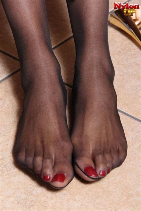Beautiful Feet Nylon Giovanevoglioso69