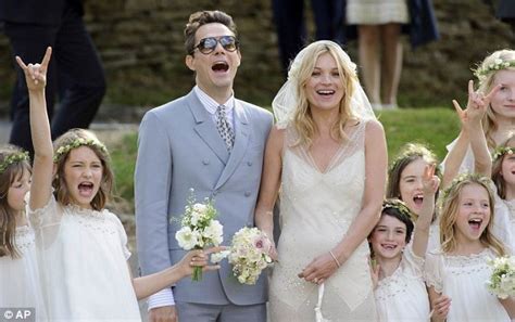 Pictures Kate Moss And Jamie Hinces Wedding Metro Uk