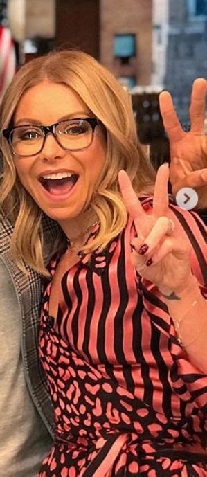 Who Made Kelly Ripas Pink Stripe Wrap Dress Kelly Ripa Kelly Pink